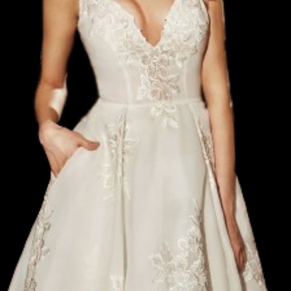 Dress - Picture 7 of 11